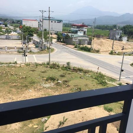 Nha Nghi Cu Ti Bed & Breakfast Ban Cong Na Exterior photo
